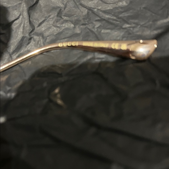 Gucci Women's Sunglasses with Gold Frame - Picture 7 of 7